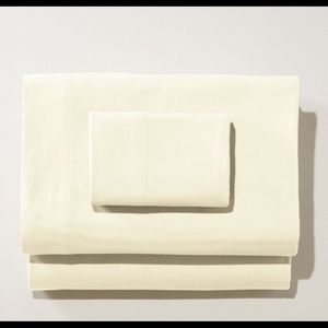 L.L. Bean Queen Flannel Sheets, Natural NWT